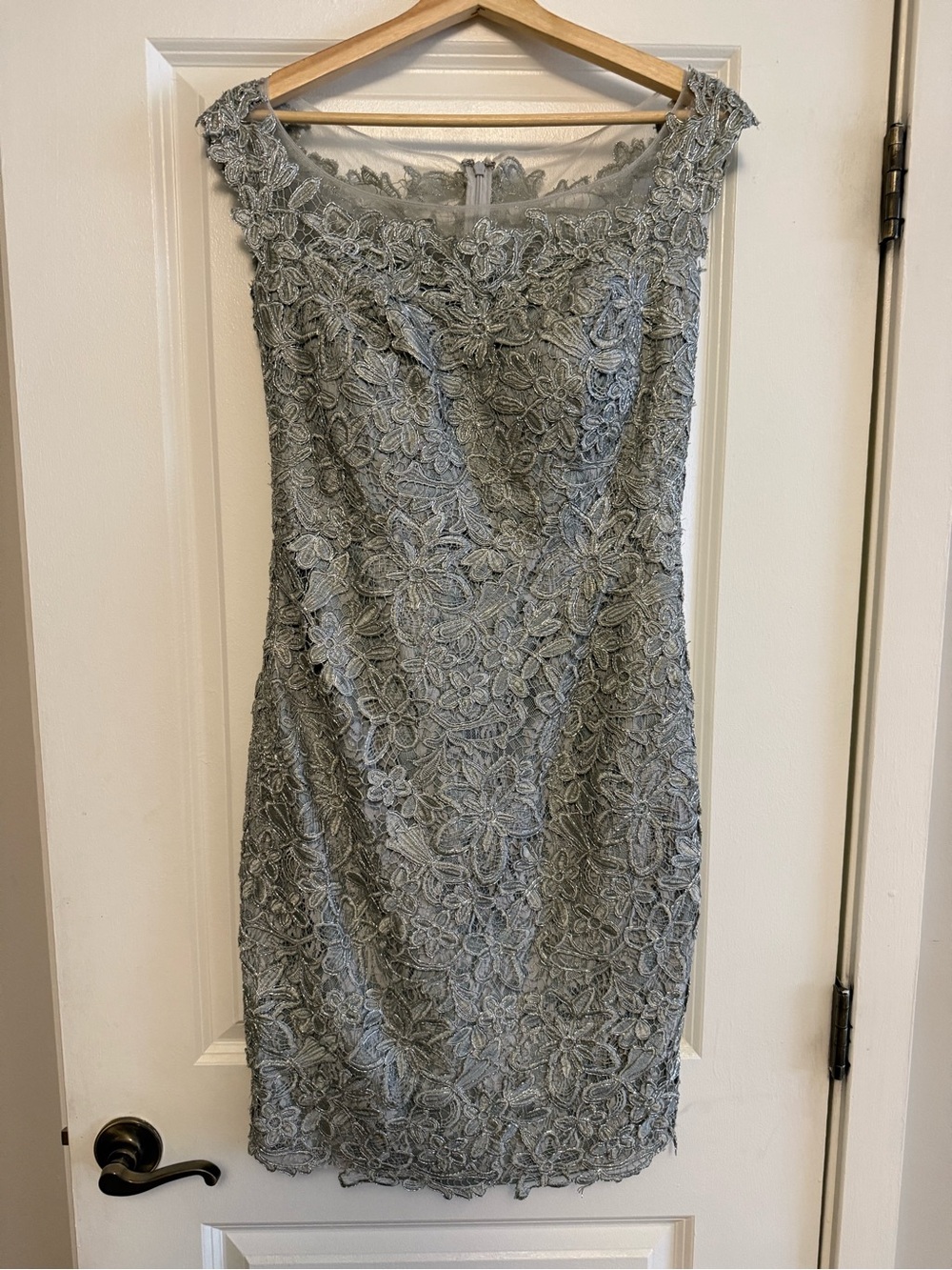 Feriani Couture Silver-Gray Lace Midi Dress